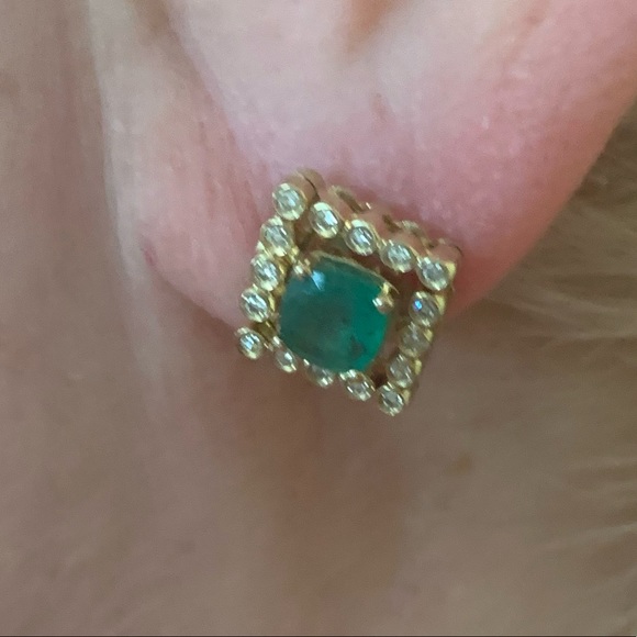 14k emerald and diamond earrings. - Picture 6 of 7